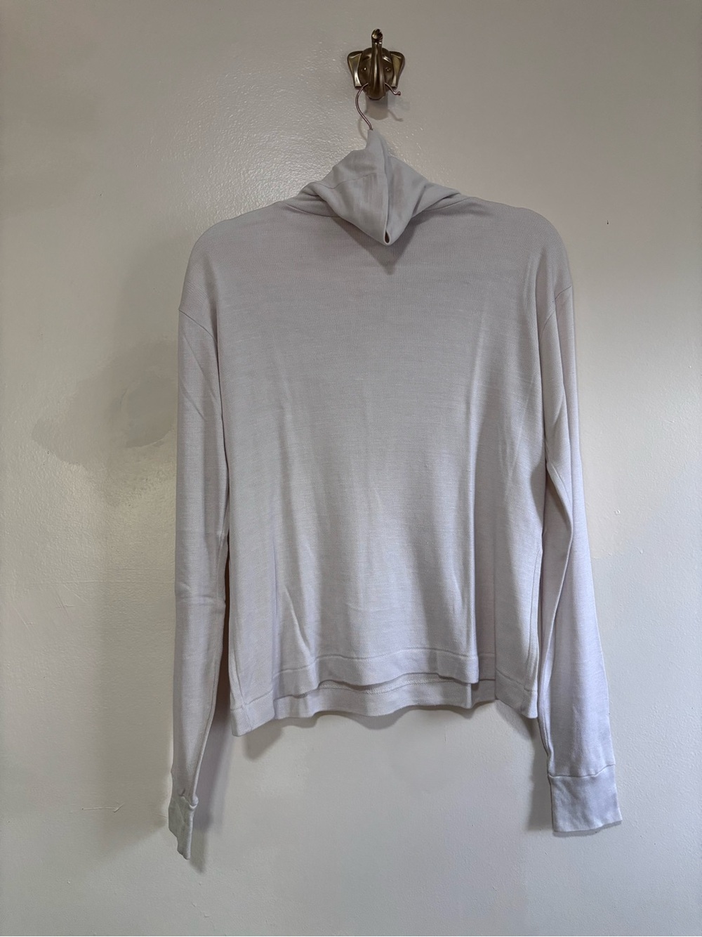 100% Silk Vintage Orvis Cream Lightweight Turtleneck Sweater Top size M